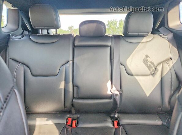 3C4NJDCNXST623407 2025 JEEP COMPASS Red Rear interior view