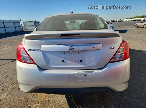 3N1CN7AP8HK452370 2017 NISSAN VERSA Silver Սալոնի դիմացի տեսք