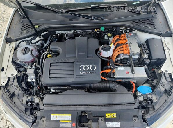 WAUTPBFF9GA063311 2016 AUDI A3 White Engine compartment view