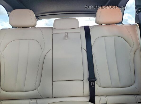 5UXCR6C07N9K71186 2022 BMW X5 Blue Rear interior view
