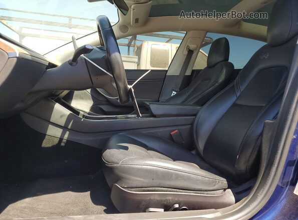 5YJ3E1EA1JF033386 2018 TESLA MODEL Blue Dashboard view
