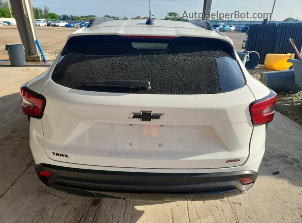 KL77LJEP2SC046493 2025 CHEVROLET TRAX Белый Вид салона спереди