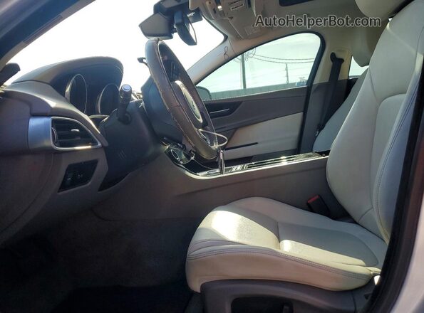 SAJAS4BN5HA976426 2017 JAGUAR XF Gray Widok deski rozdzielczej