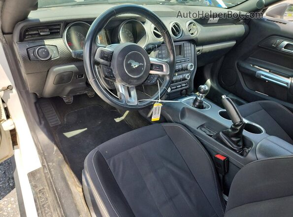 1FA6P8TH6J5106890 2018 FORD MUSTANG White Widok zestawu wskaźników