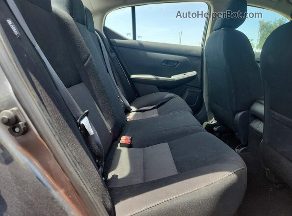 3N1AB8CV5RY306993 2024 NISSAN SENTRA Gray Vista interior trasera