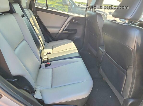 2T3DFREV5GW495035 2016 TOYOTA RAV4 Silver Widok komory silnika
