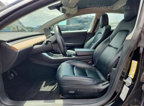 5YJ3E1EA6KF398213 2019 TESLA MODEL Black Vista del salpicadero
