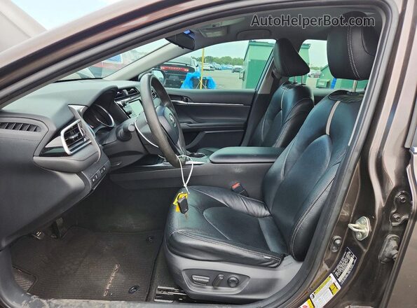 4T1B11HK6JU574237 2018 TOYOTA CAMRY Brown Vista del salpicadero