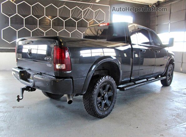 3C6UR5NJ1JG192443 2018 RAM 2500 Черный Передняя правая четверть