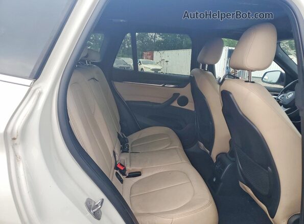 WBXHT3Z32G4A48942 2016 BMW X1 White Widok komory silnika