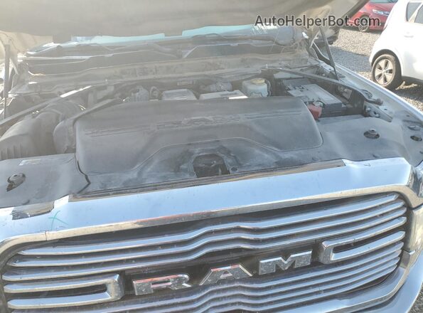 3C6UR5FL7LG110962 2020 RAM 2500 White Vista del compartimento del motor