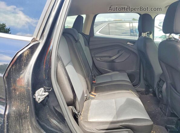 1FMCU0GD9HUD81308 2017 FORD ESCAPE Black Вид задньої частини салону