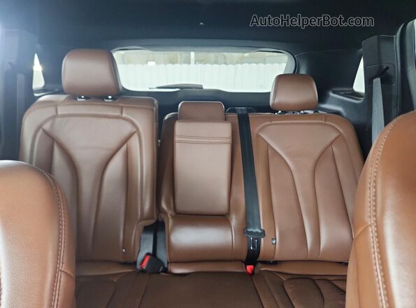 2LMPJ8KP6NBL16867 2022 LINCOLN NAUTILUS Silver Widok wnętrza z tyłu