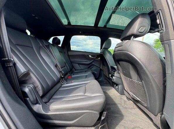 WA1VAAF71JD019111 2018 AUDI Q7 Silver Vista trasera