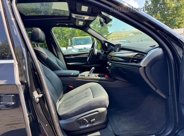 5UXKR0C34H0V74261 2017 BMW X5 Black Dashboard view