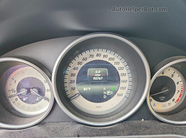 WDDKJ6FB0GF323799 2016 MERCEDES-BENZ E Red Vista de los asientos traseros