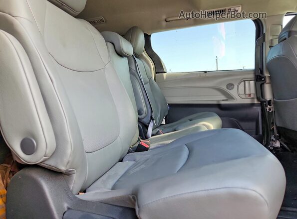 5TDYRKEC9RS215586 2024 TOYOTA SIENNA Black VIN კოდის სტიკერის ხედი
