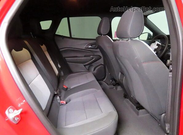 KL77LGEP2TC140152 2026 CHEVROLET TRAX Red Вид салону спереду