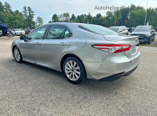 4T1B11HK5JU584516 2018 TOYOTA CAMRY Silver Առջևի աջ