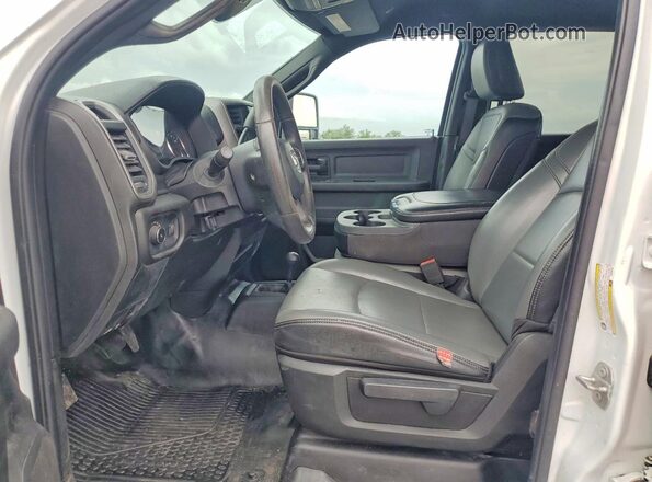 3C6UR5HL5PG539956 2023 RAM 2500 White Dashboard view