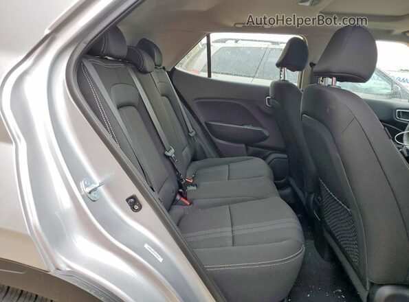 KMHRC8A3XTU479672 2026 HYUNDAI VENUE Silver Widok komory silnika