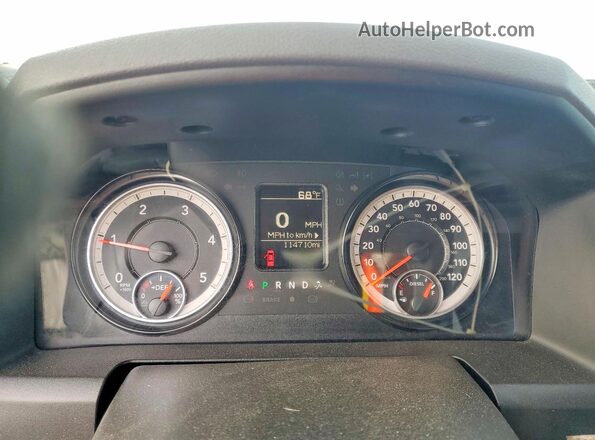 1C6RR7KM1KS750298 2019 RAM 1500 Белый Вид задних сидений