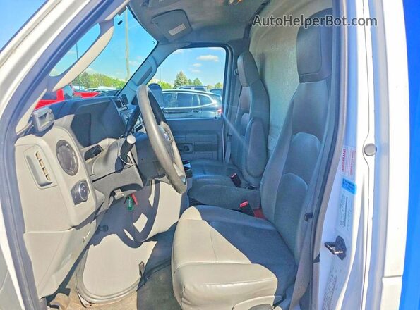 1FDWE3FK9PDD31812 2023 FORD ECONOLINE Белый Вид подкапотного пространства