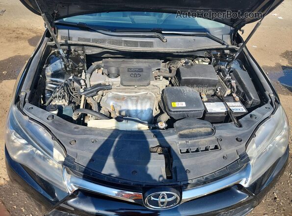 4T1BF1FK7HU713810 2017 TOYOTA CAMRY Black Widok komory silnika