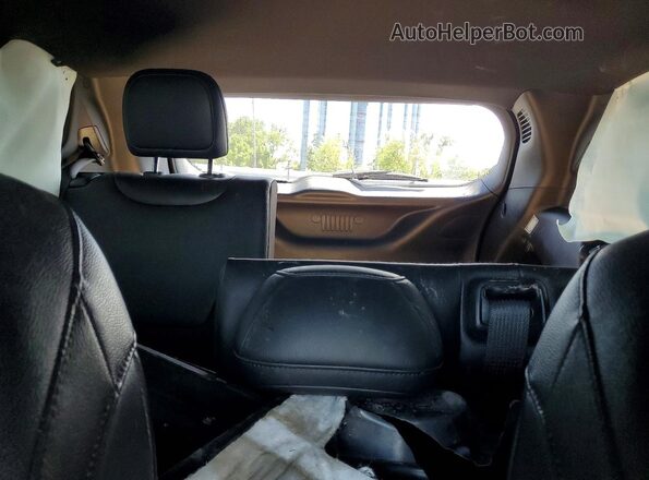 3C4NJDBN9RT170568 2024 JEEP COMPASS Black Rear interior view