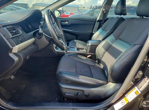 4T1BF1FK7HU713810 2017 TOYOTA CAMRY Black Widok deski rozdzielczej