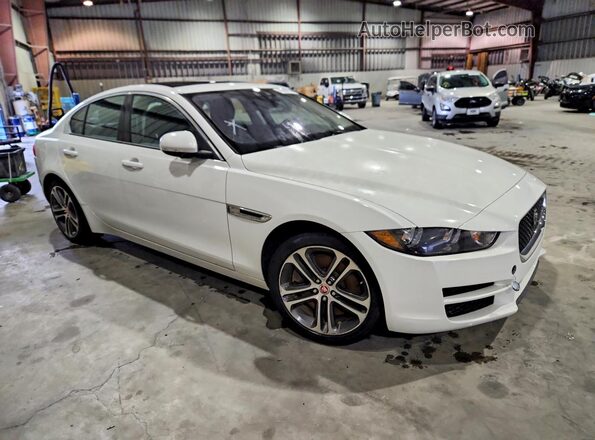 SAJAJ4BV4HCP10659 2017 JAGUAR XF Белый Вид спереди