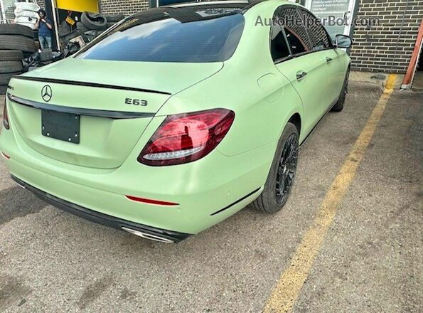 WDDZF6GB4JA353567 2018 MERCEDES-BENZ E-CLASS Зеленый Вид спереди