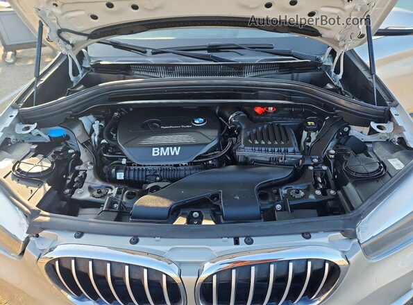 WBXHT3C35J5K23482 2018 BMW X1 Серебряный Вид наклейки с VIN-кодом