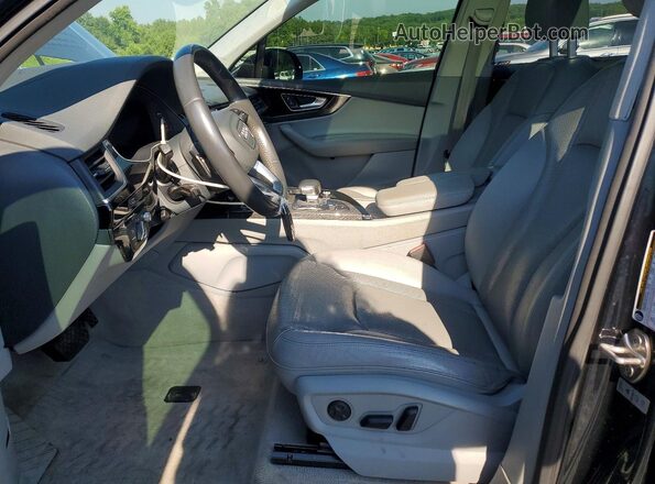 WA1VAAF72HD012419 2017 AUDI Q7 Black Dashboard view