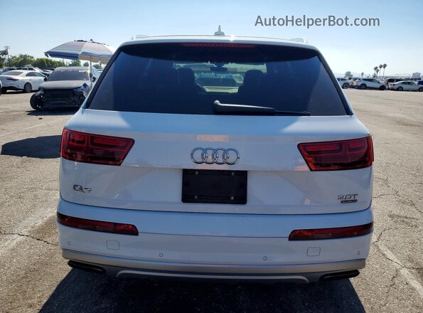 WA1LAAF74JD019630 2018 AUDI Q7 White Front interior view