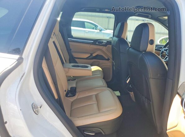 WP1AA2A22GLA04751 2016 PORSCHE CAYENNE White Vista interior trasera