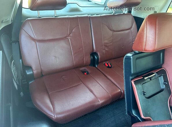 JTJHY7AX8J4264042 2018 LEXUS LX570 White Widok wnętrza z tyłu