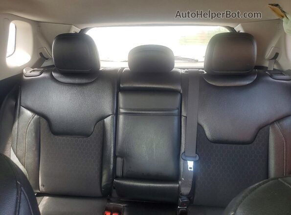 3C4NJCBB5LT121536 2020 JEEP COMPASS Silver Вид задньої частини салону