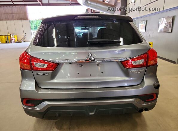 JA4AP3AU2JZ015383 2018 MITSUBISHI OUTLANDER Gray Вид салону спереду