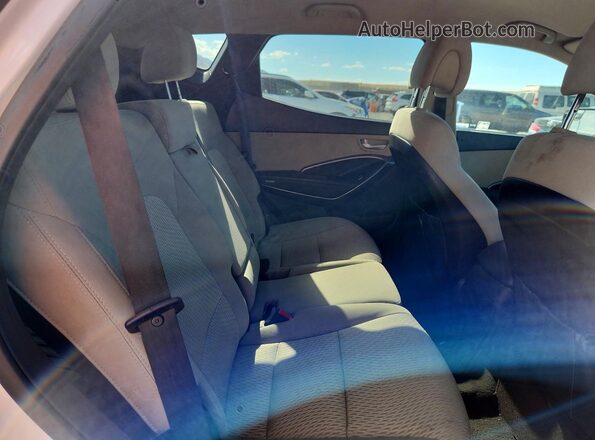 5NMZUDLB4HH032946 2017 HYUNDAI SANTA FE White Vista interior trasera