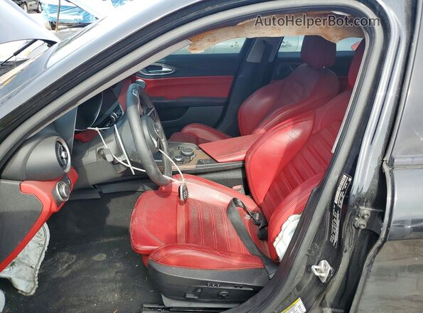 ZARFAECN2H7559683 2017 ALFA ROMEO GIULIA Black Dashboard view