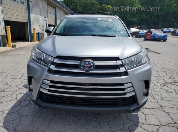5TDDGRFHXHS024006 2017 TOYOTA HIGHLANDER Silver Widok z tyłu