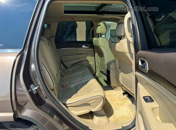 1C4RJFCG4HC778490 2017 JEEP GRAND Brown Вид салону спереду