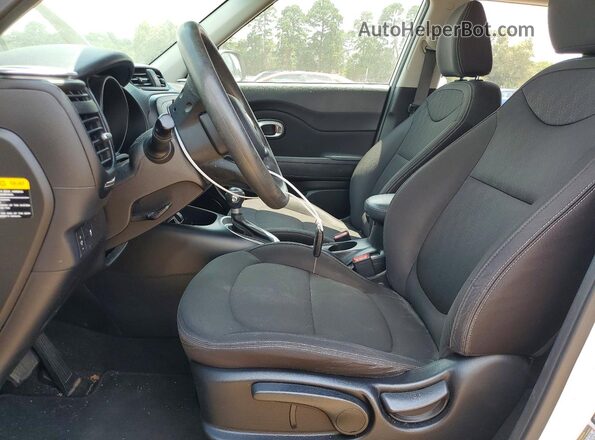 KNDJN2A23G7836775 2016 KIA SOUL White Dashboard view