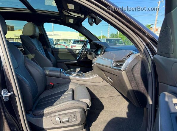 5UXCR6C52KLL26024 2019 BMW X5 Gray Widok z tyłu