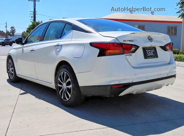 1N4BL4BV5RN429592 2024 NISSAN ALTIMA White Widok z przodu