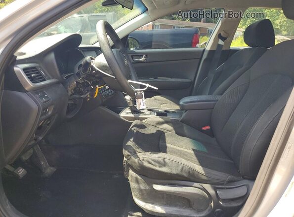 5XXGT4L31KG349818 2019 KIA OPTIMA Серебряный Вид панели приборов
