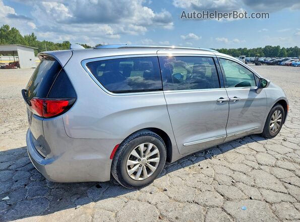 2C4RC1BG3JR233845 2018 CHRYSLER PACIFICA Silver Передня права чверть