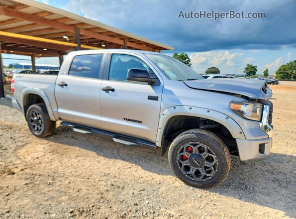 5TFDY5F14LX876671 2020 TOYOTA TUNDRA Серебряный Вид спереди