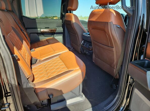1FTFW3L58RFA73631 2024 FORD F150 Black Vista interior trasera